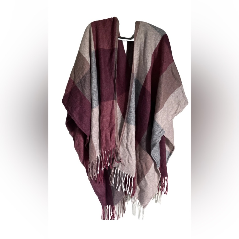 Woolrich plaid fringe poncho blanket wrap shawl OSFA tassel cozy one size womens